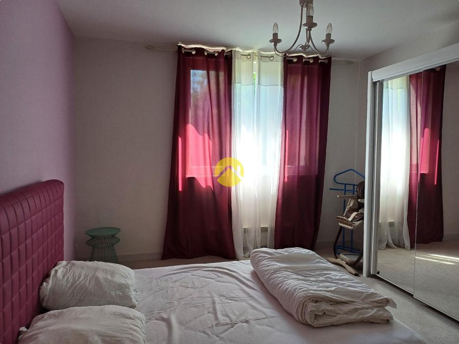 BELLE MAISON AVEC PISCINE