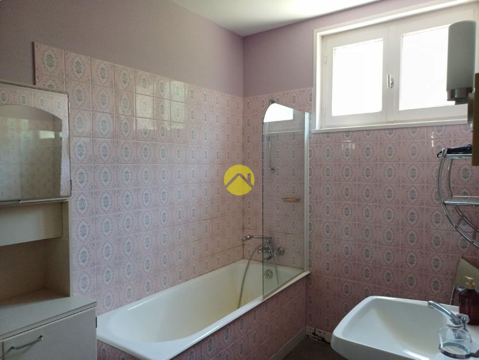 BELLE MAISON AVEC PISCINE