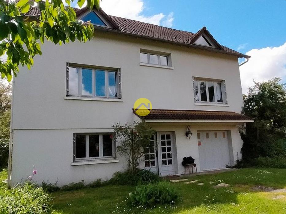 BELLE MAISON AVEC PISCINE