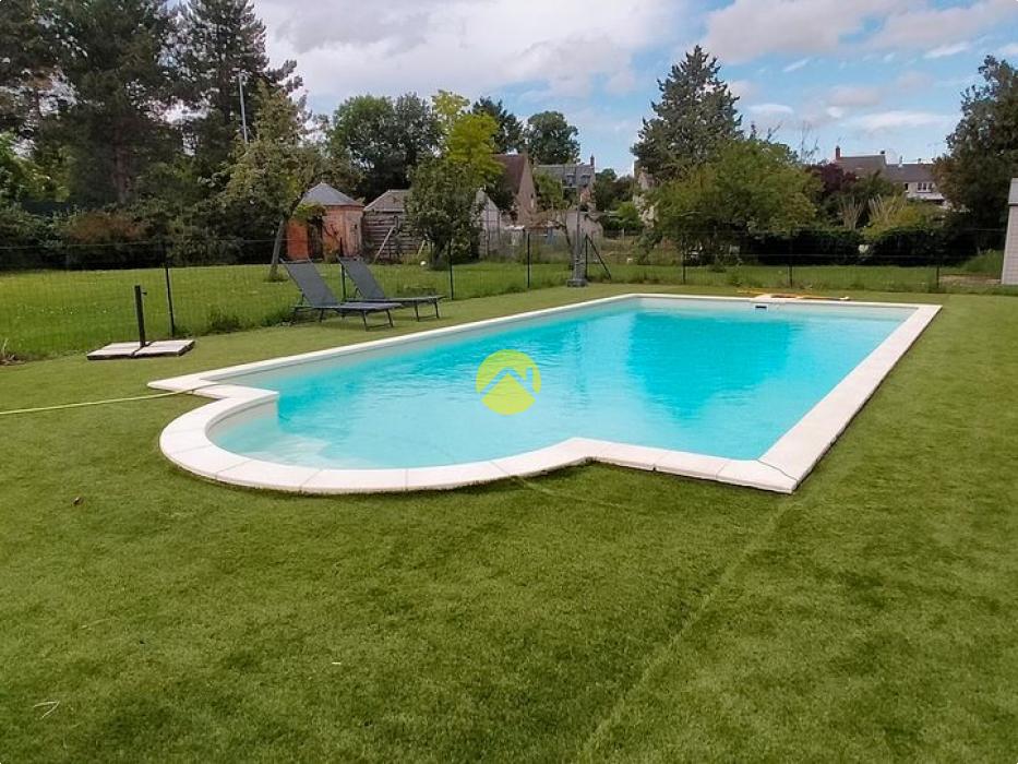 BELLE MAISON AVEC PISCINE