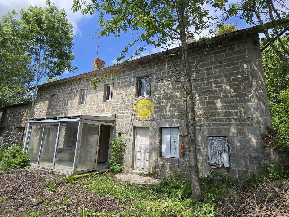 MAISON EN PIERRE