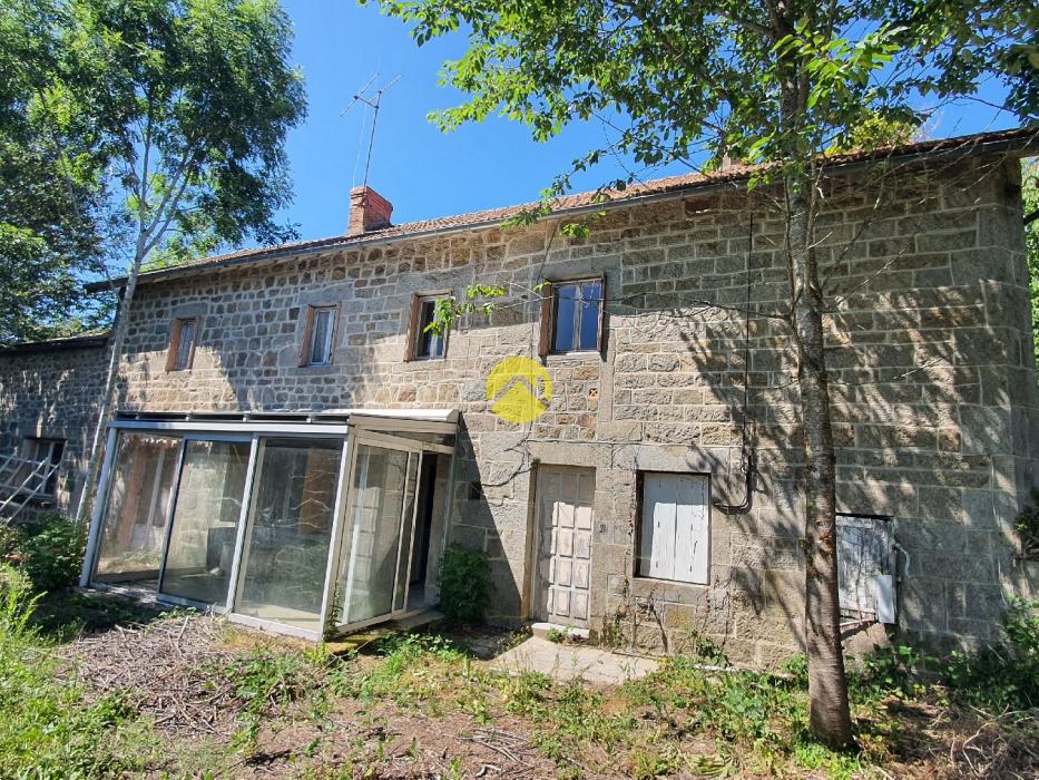 MAISON EN PIERRE