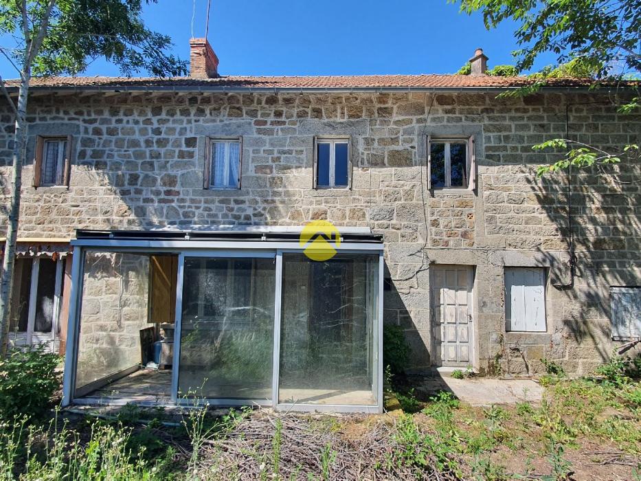MAISON EN PIERRE