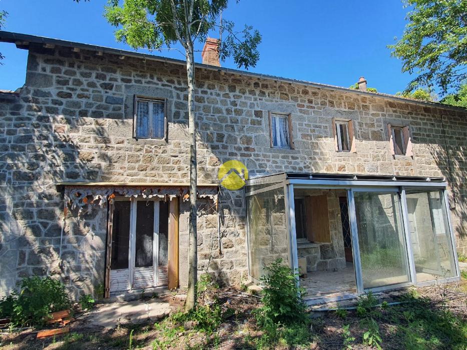 MAISON EN PIERRE