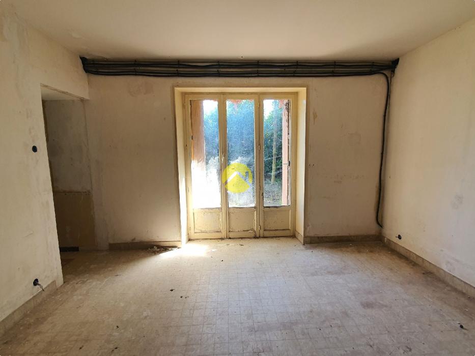MAISON EN PIERRE