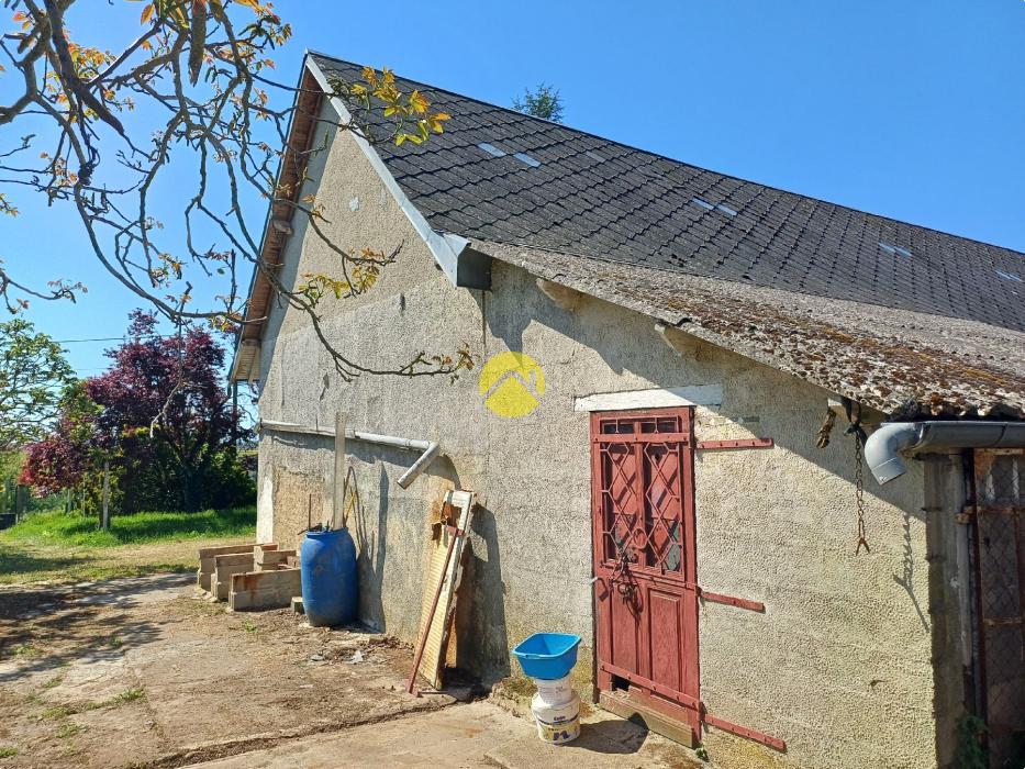 LONGERE - Terrain 7000 M2 (Rare)