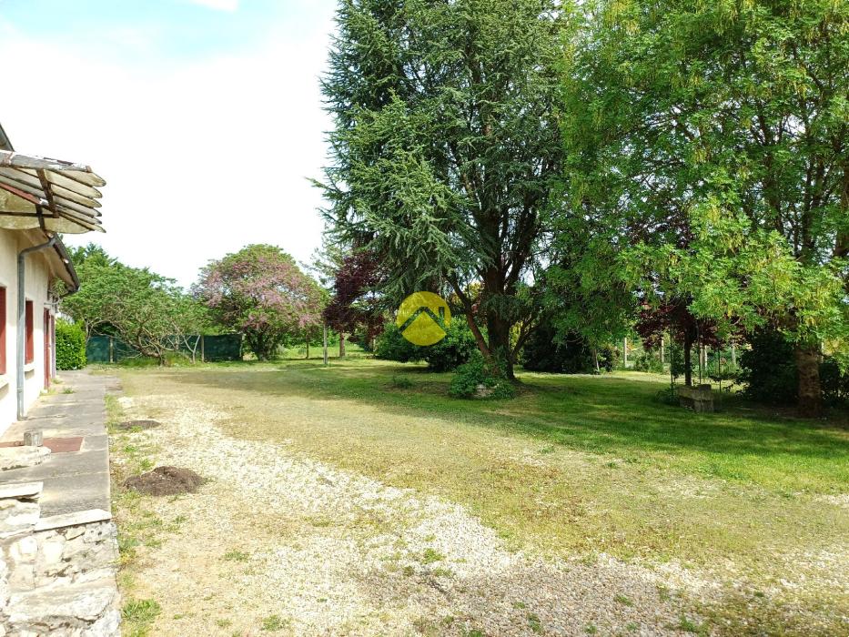 LONGERE - Terrain 7000 M2 (Rare)