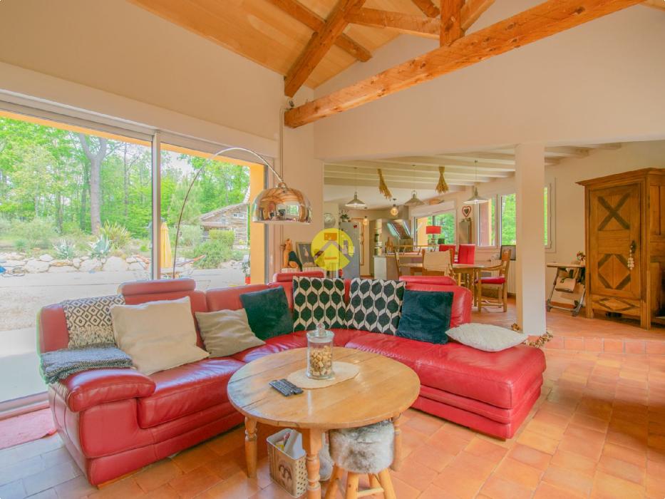 Magnifique maison sur 2.7Ha