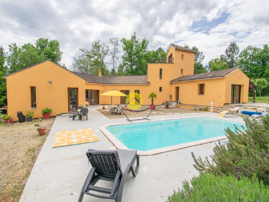 Magnifique maison sur 2.7Ha