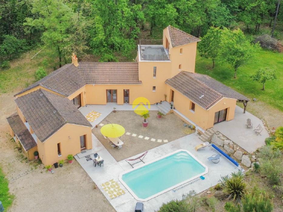 Magnifique maison sur 2.7Ha