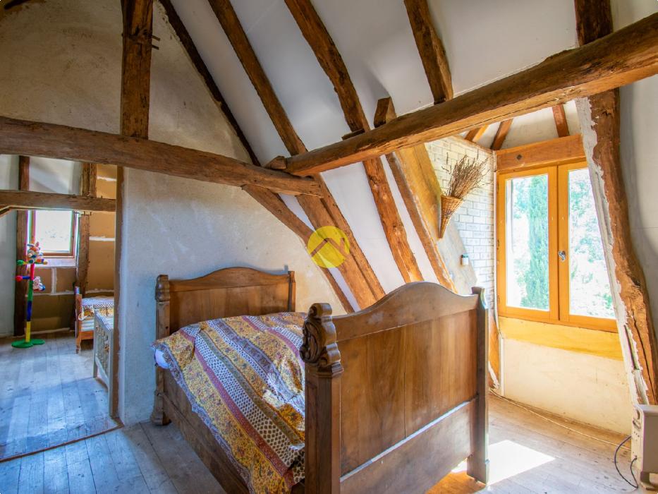 Périgourdinne au bord de la Vézère