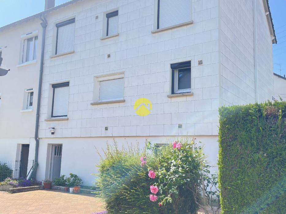 MAISON DE VILLE