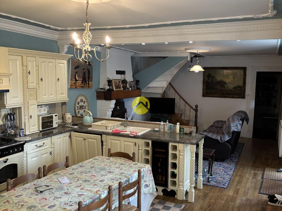 MAISON DE VILLAGE EN PIERRE