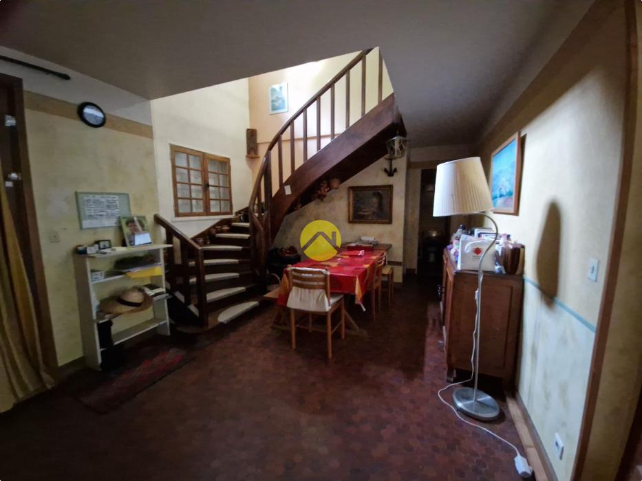 MAISON DE MAÎTRE AVEC GRAND PARC 