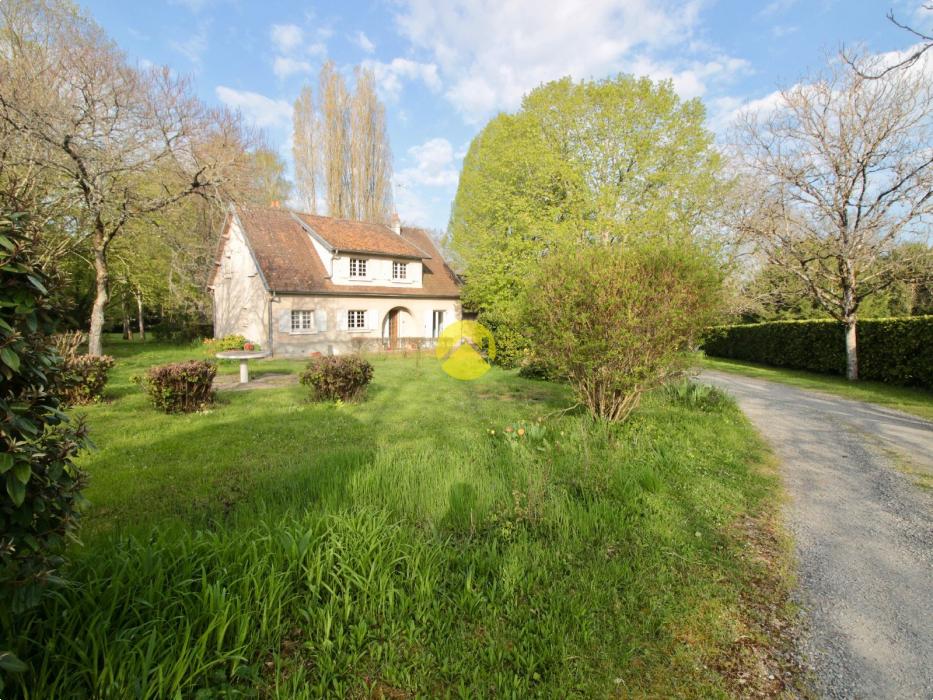 MAISON DE MAÎTRE AVEC GRAND PARC 