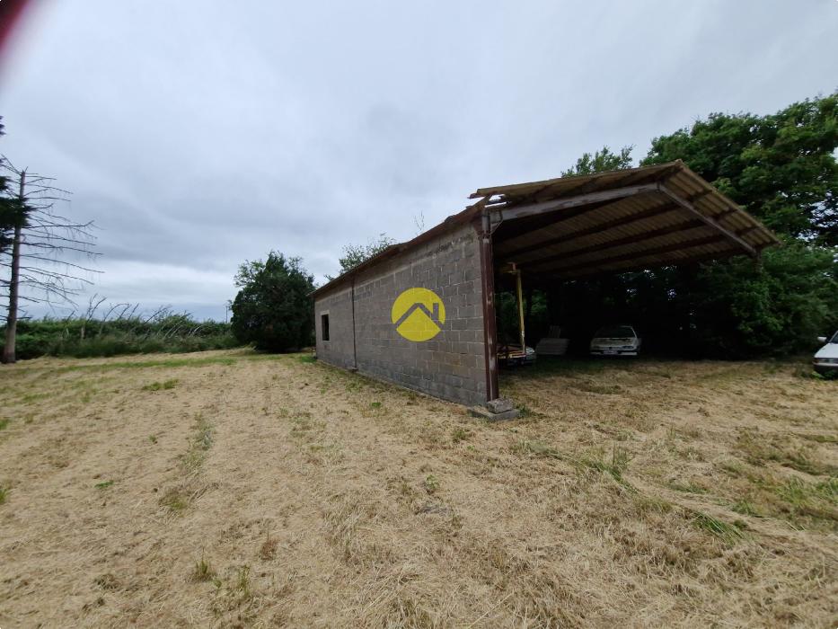 TERRAIN de 2186 m² AVEC HANGAR