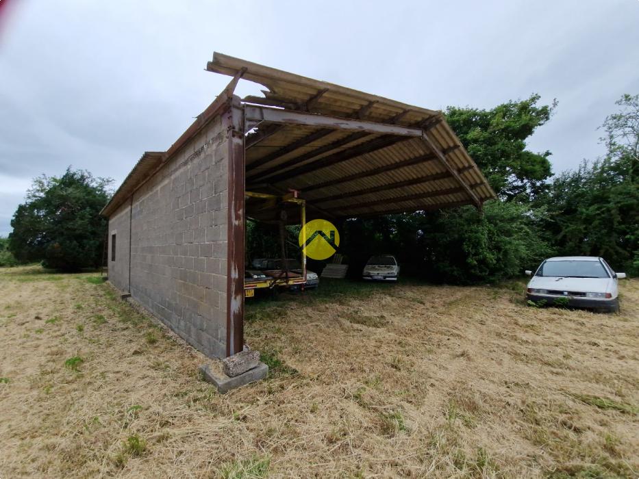 TERRAIN de 2186 m² AVEC HANGAR