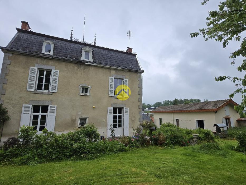 MAISON BOURGEOISE