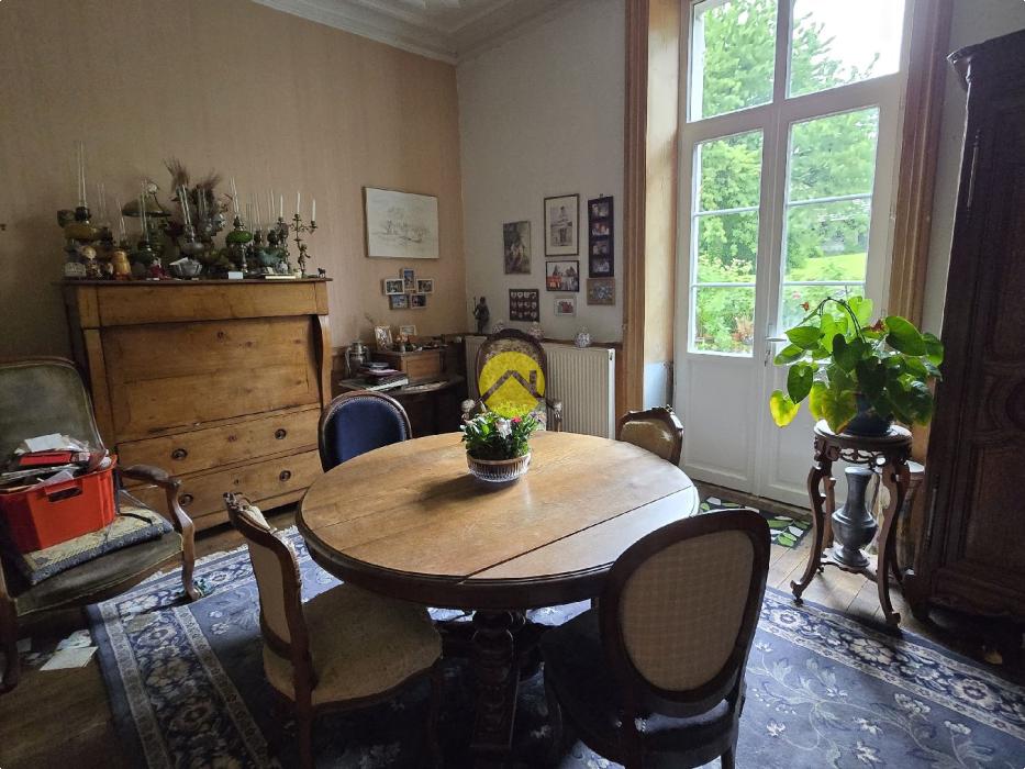MAISON BOURGEOISE