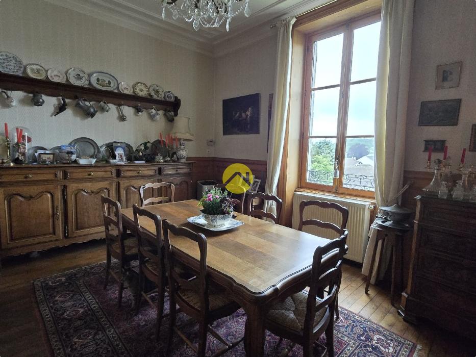 MAISON BOURGEOISE