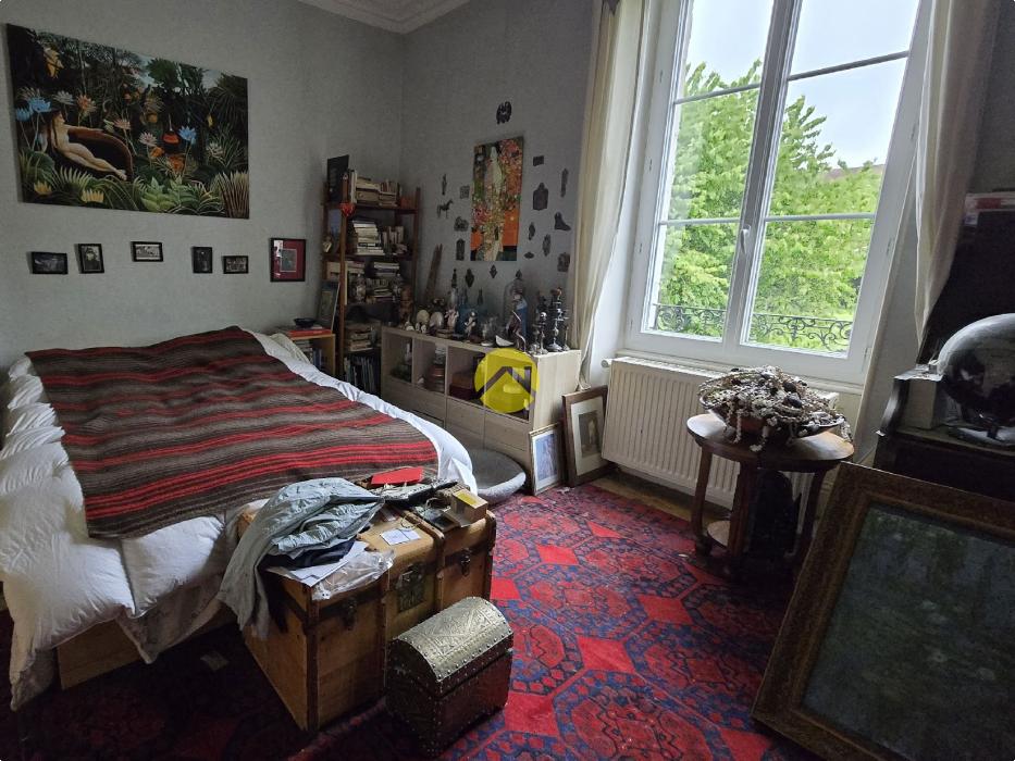 MAISON BOURGEOISE
