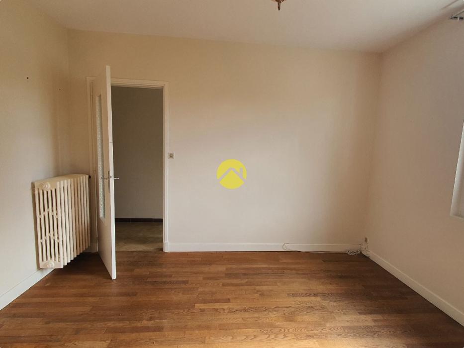 maison dans bourg thermal