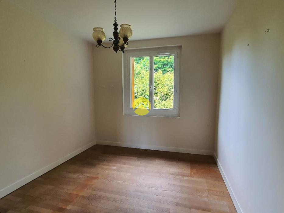 maison dans bourg thermal
