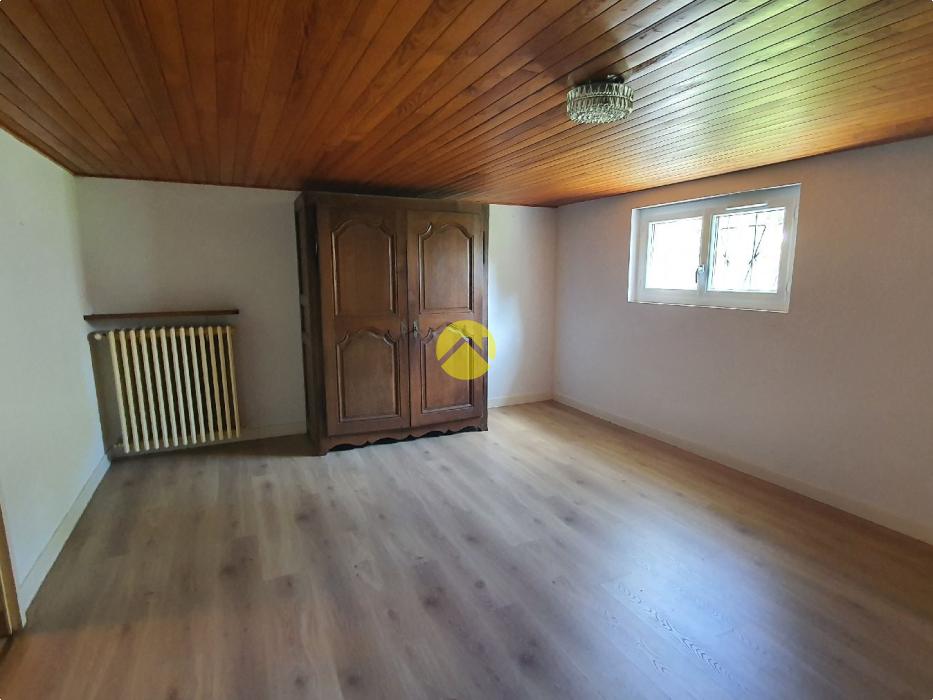 maison dans bourg thermal