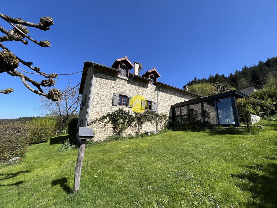 Propriété avec terrain et étang