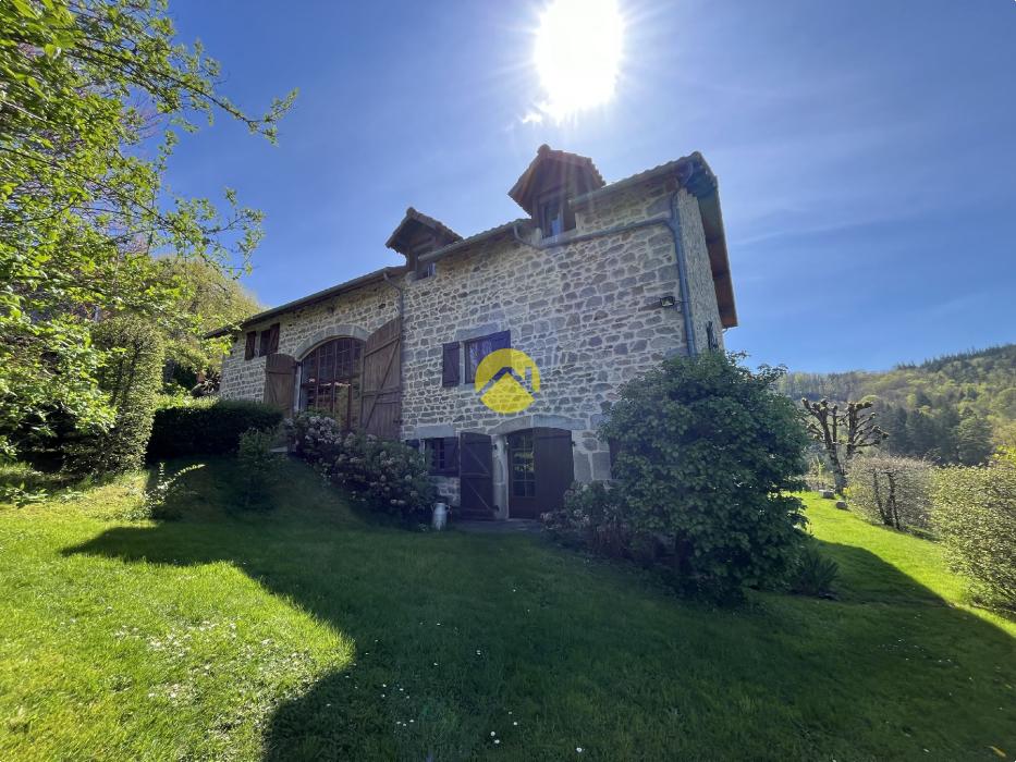 Propriété avec terrain et étang