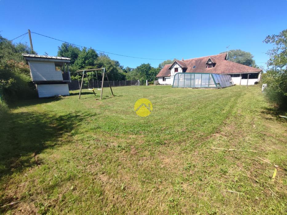 Longère dans son cadre bucolique