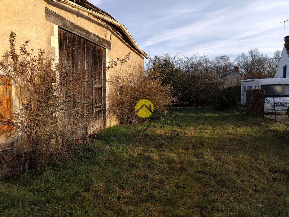 Corps de ferme proche village