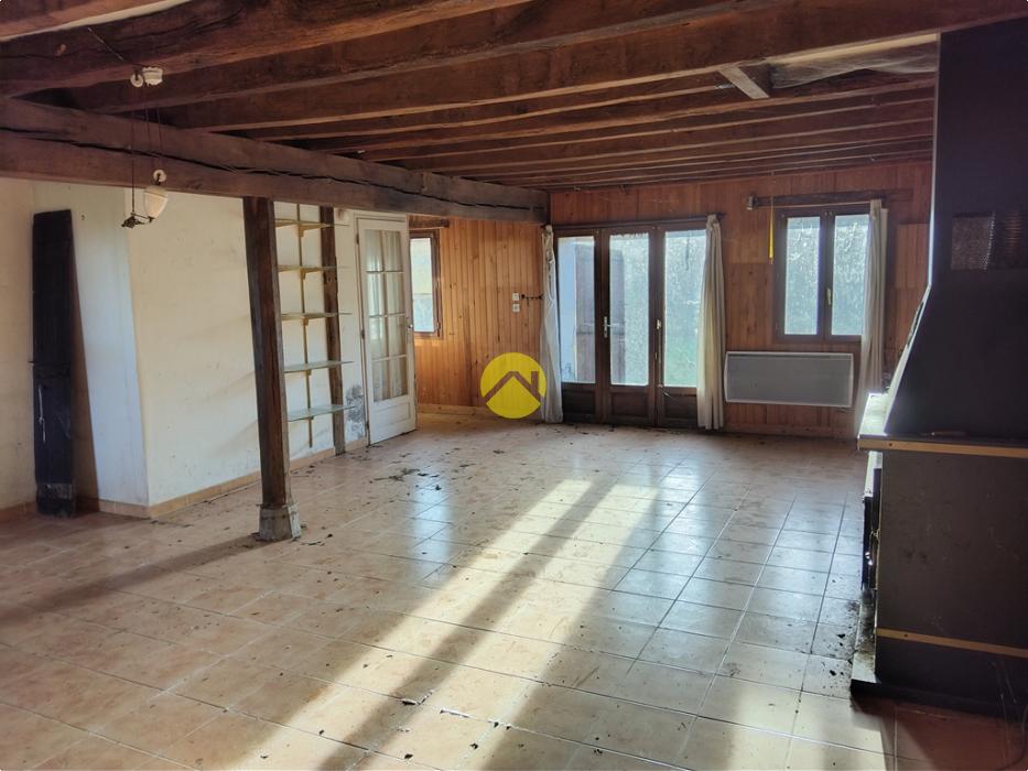 Corps de ferme proche village