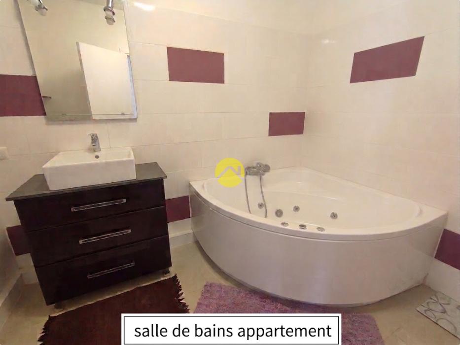 IMMEUBLE MIXTE/LICENCE IV