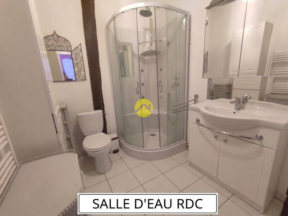 IMMEUBLE MIXTE/LICENCE IV