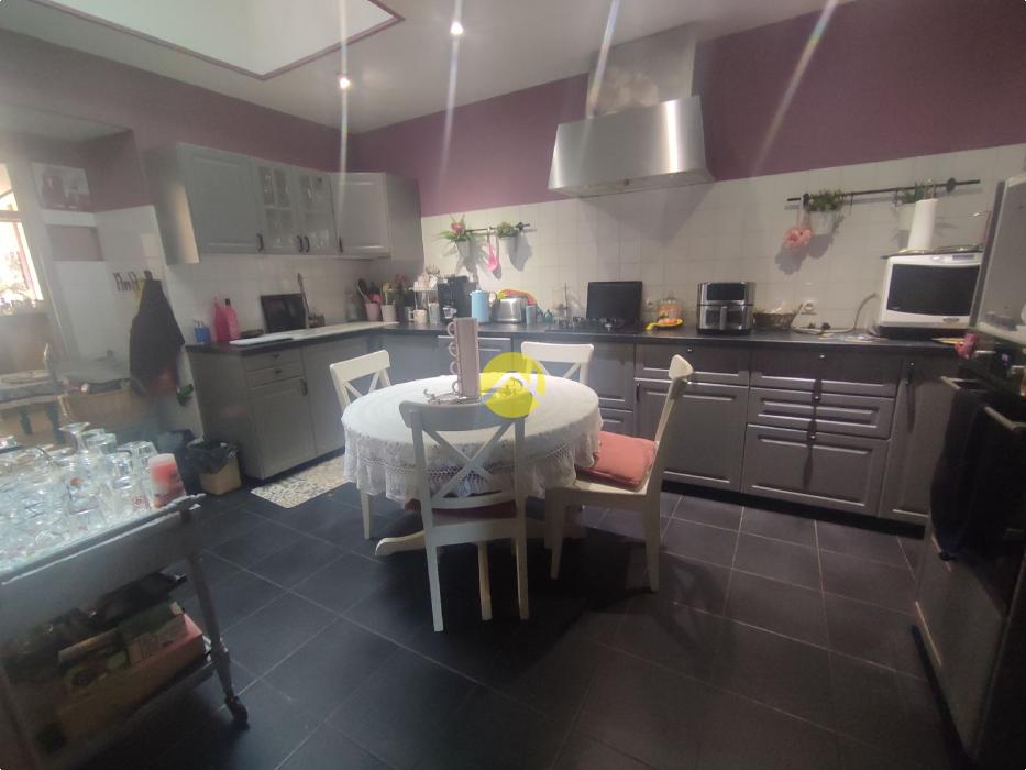 IMMEUBLE MIXTE/LICENCE IV