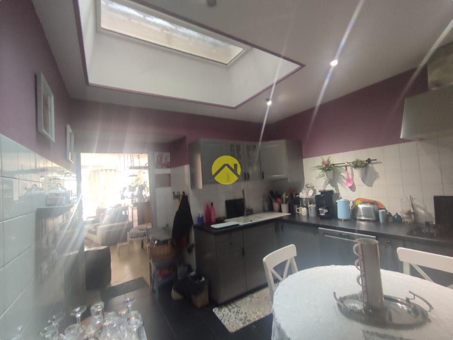 IMMEUBLE MIXTE/LICENCE IV