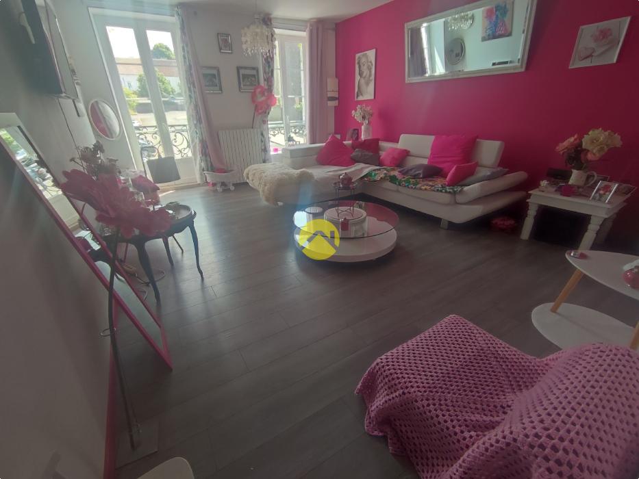 IMMEUBLE MIXTE/LICENCE IV