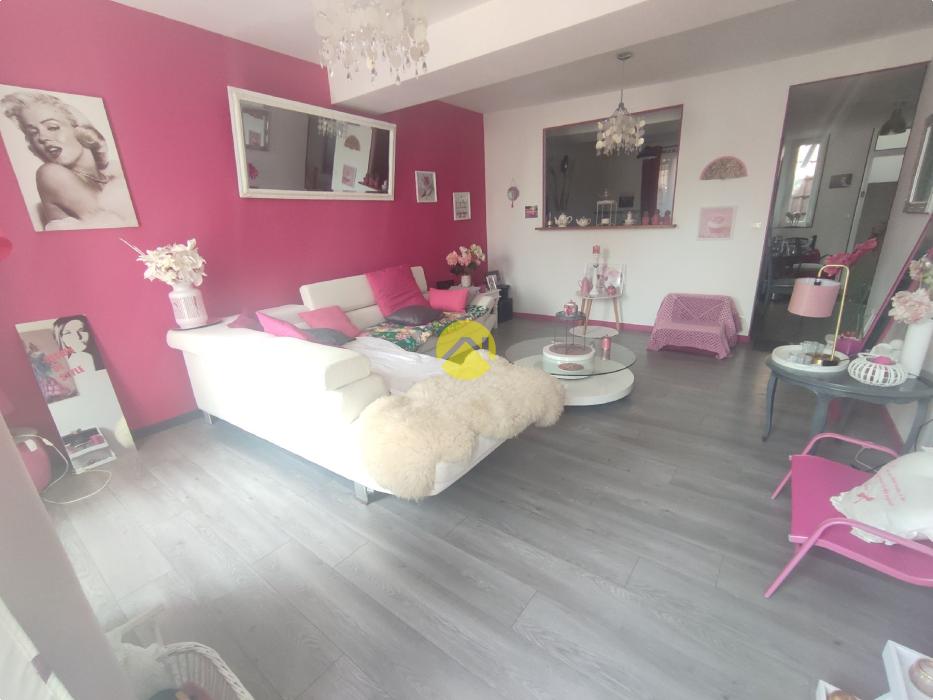 IMMEUBLE MIXTE/LICENCE IV