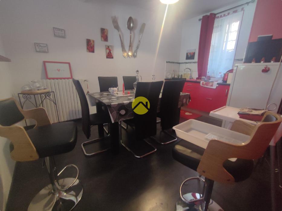 IMMEUBLE MIXTE/LICENCE IV