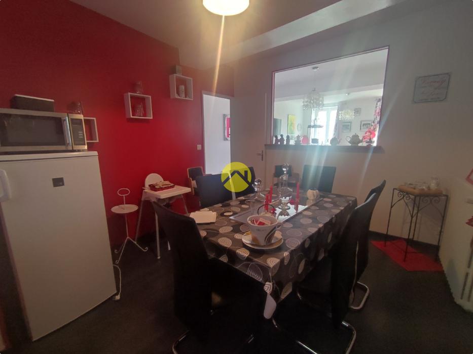 IMMEUBLE MIXTE/LICENCE IV