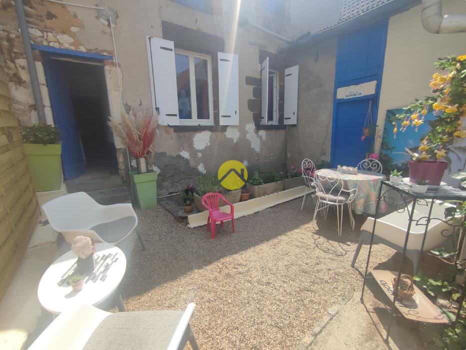 IMMEUBLE MIXTE/LICENCE IV