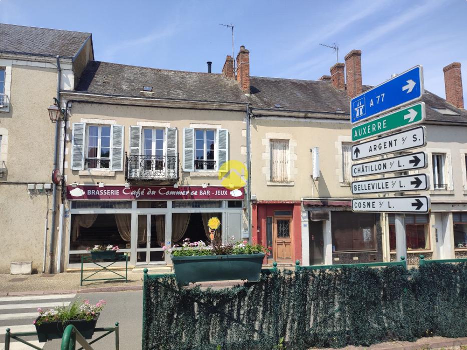 IMMEUBLE MIXTE/LICENCE IV