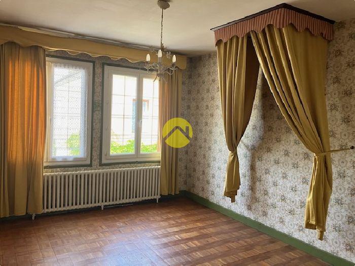 Vaste maison de ville