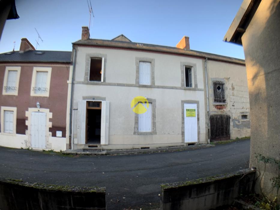 Maison de bourg au calme