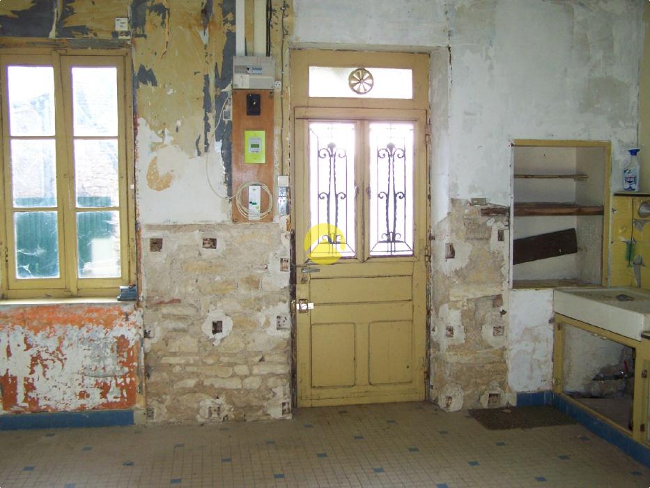 MAISON A RENOVER TOITURE NEUVE