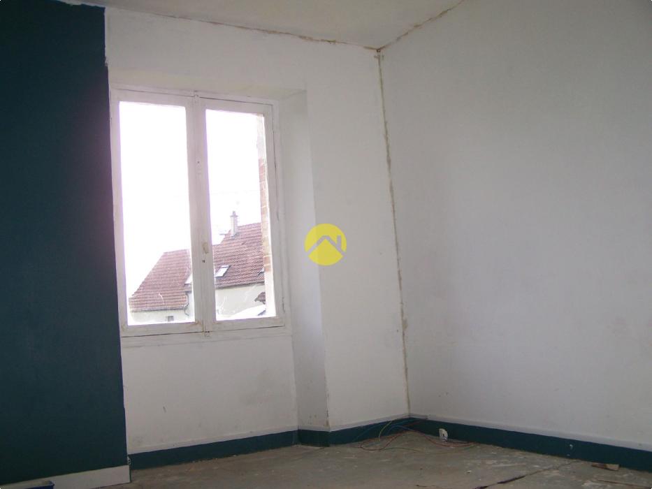 MAISON A RENOVER TOITURE NEUVE