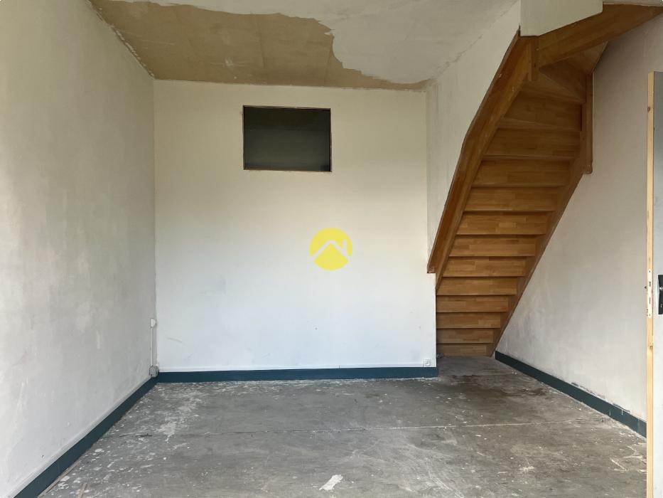 MAISON A RENOVER TOITURE NEUVE