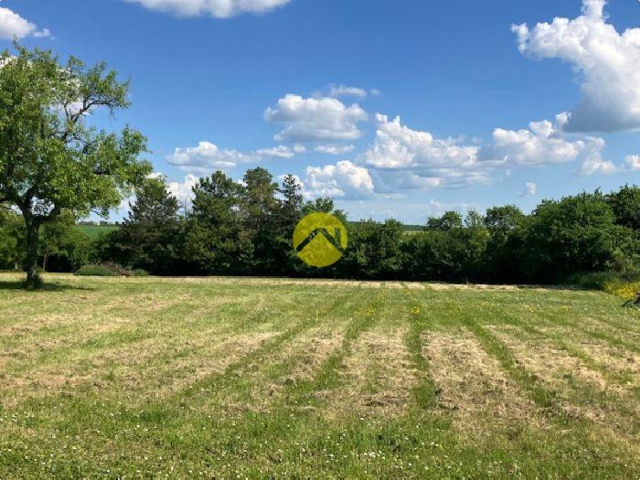 Propriété sur 7 700 m² de jardin