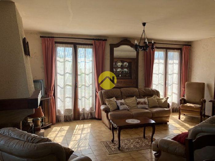 Propriété sur 7 700 m² de jardin